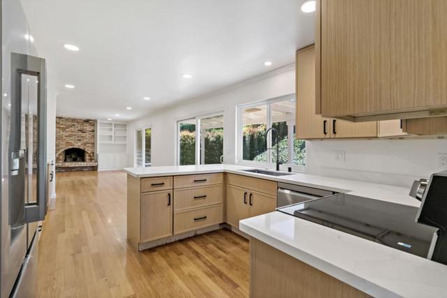 6561 Skyfarm Drive, San Jose CA: https://media.crmls.org/mediaz/fbf28308-dc8a-4336-a5b4-e8969ac3473c.jpg