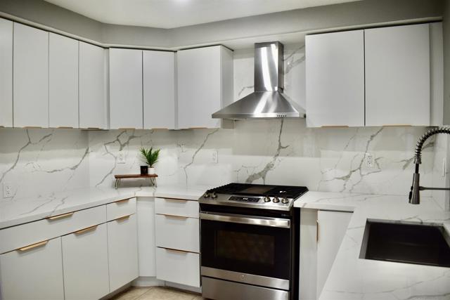 2206 Luz Way, Oceanside CA: https://media.crmls.org/mediaz/fbf32777-4886-4388-9d74-4c1744418b44.jpg