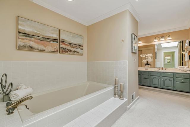 1350 Trinity Drive, Menlo Park CA: https://media.crmls.org/mediaz/fbf3fdc5-e4d9-4826-be37-459afbdd6a8e.jpg