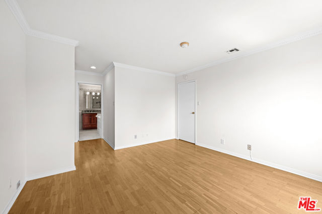 101 California Avenue, Santa Monica CA: https://media.crmls.org/mediaz/fbf47bc4-e6be-4d4b-adaa-1c206a3fa5dd.jpg