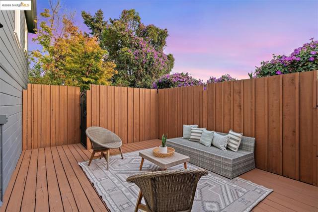1009 Richmond st, El Cerrito CA: https://media.crmls.org/mediaz/fbf4f461-a9b3-4b54-811a-aedeaf71b1cc.jpg