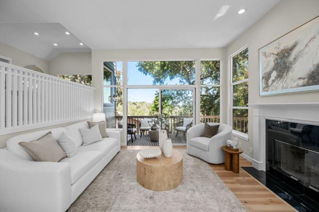 3554 Oak Knoll Drive, Redwood City CA: https://media.crmls.org/mediaz/fbf5fc4d-acc1-4f54-b3cb-0c090eff6874.jpg