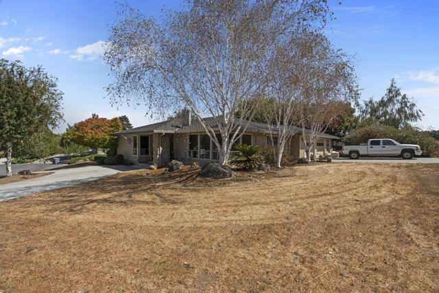 15 Carol Anns Court, Hollister CA: https://media.crmls.org/mediaz/fbf6f52f-8cb6-4260-adf7-dbb8f0355a10.jpg