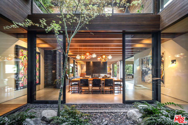 9551 Oak Pass Road, Beverly Hills CA: https://media.crmls.org/mediaz/fbf7903e-f0a9-4de2-bad5-2b0e77670c09.jpg