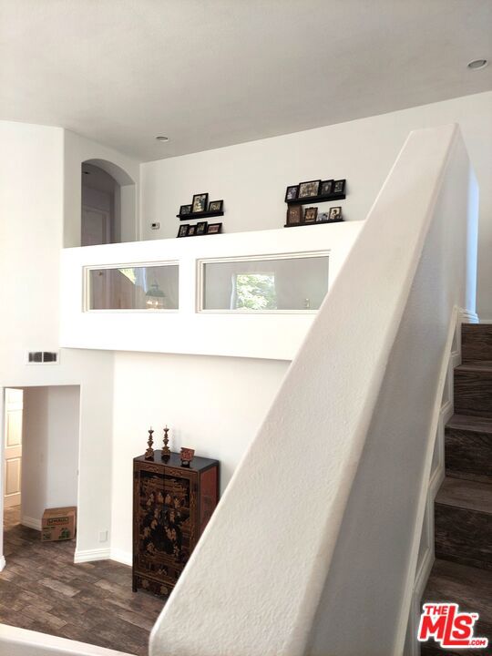 4342 Park Verdi, Calabasas CA: https://media.crmls.org/mediaz/fbf7f2af-2b54-48d2-8914-2e38297114d5.jpg