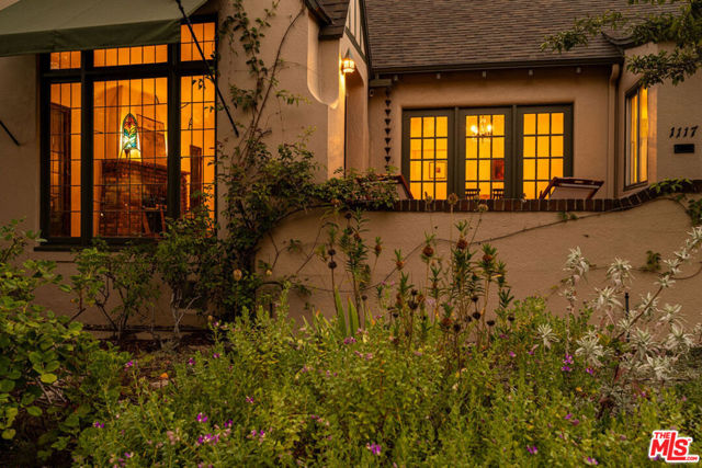 1117 N Avenue 64, Los Angeles CA: https://media.crmls.org/mediaz/fbf89dd6-05c2-4acb-b861-fdaf52242b9e.jpg