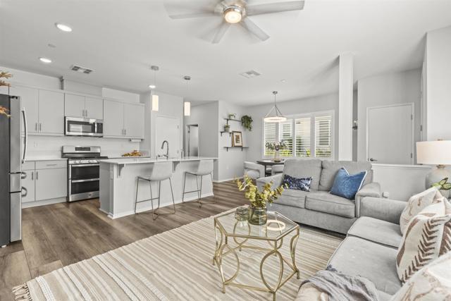 323 CITRINE TRAIL, Fallbrook CA: https://media.crmls.org/mediaz/fbf93be6-3e7d-42a5-b86e-dd7619bf126c.jpg