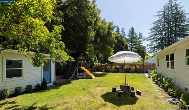 2716 W Newell Ave, Lafayette CA: https://media.crmls.org/mediaz/fbf94d0d-7955-46ac-aa5e-baef122d18db.jpg