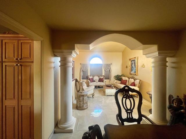 Image 17 of 23 For 28325 Avenida Condesa