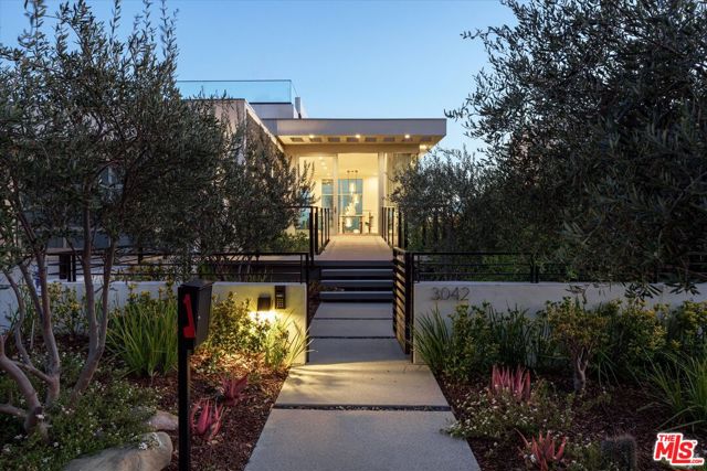3042 Landa Street, Los Angeles CA: https://media.crmls.org/mediaz/fbf9ee04-481d-43fe-aa52-db8024c93f1d.jpg