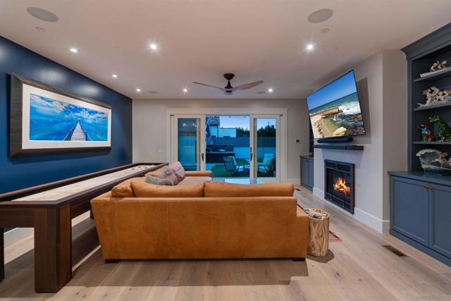 1027 G Ave, Coronado CA: https://media.crmls.org/mediaz/fbfa75b1-9e04-46c2-9f9b-6e106b2b1fa6.jpg