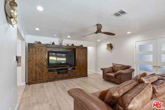 5183 Obama Boulevard, Los Angeles CA: https://media.crmls.org/mediaz/fbfa8284-6798-4906-8b2c-28689dcd4e43.jpg