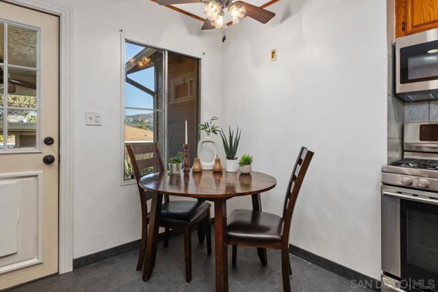 2707 Sweetwater Rd, Spring Valley CA: https://media.crmls.org/mediaz/fbfb20f8-df95-4e91-b08e-604c707640ea.jpg