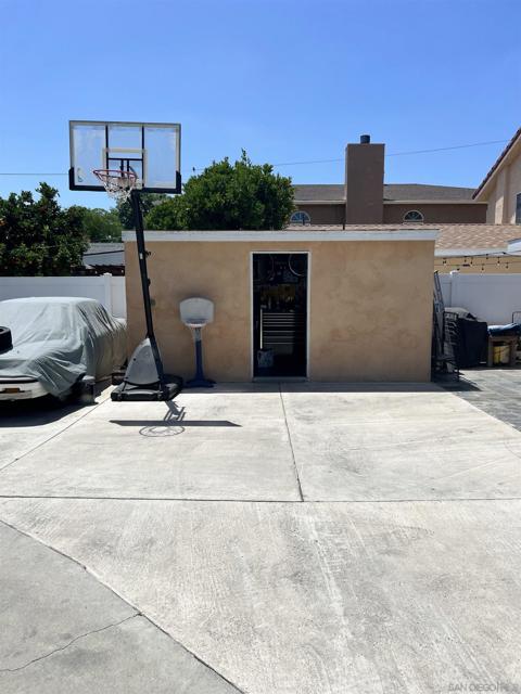 1622 W 223Rd St, Torrance CA: https://media.crmls.org/mediaz/fbfc2a29-dc72-4bee-b659-5923ffaa5e57.jpg