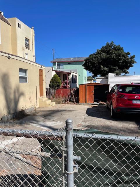 406 E Plaza Blvd, National City CA: https://media.crmls.org/mediaz/fbfc5a2c-340a-40c6-a2a6-e62efa5ce186.jpg