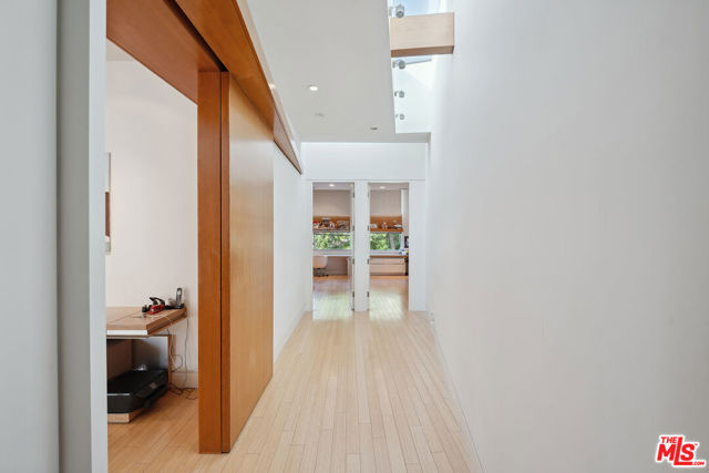 16145 High Valley Place, Encino CA: https://media.crmls.org/mediaz/fbfc9716-3a42-477c-823c-2d1e200d57a5.jpg