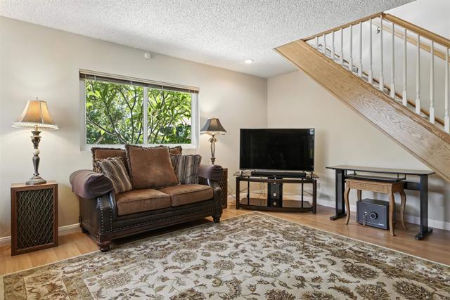 Detail Gallery Image 15 of 27 For 10005 White Pine Ln, Santee,  CA 92071 - 4 Beds | 3 Baths