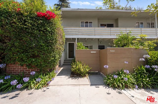 5443 1/2 Village, Los Angeles CA: https://media.crmls.org/mediaz/fbfd60e0-c018-41c7-adb6-943dc2169ba4.jpg