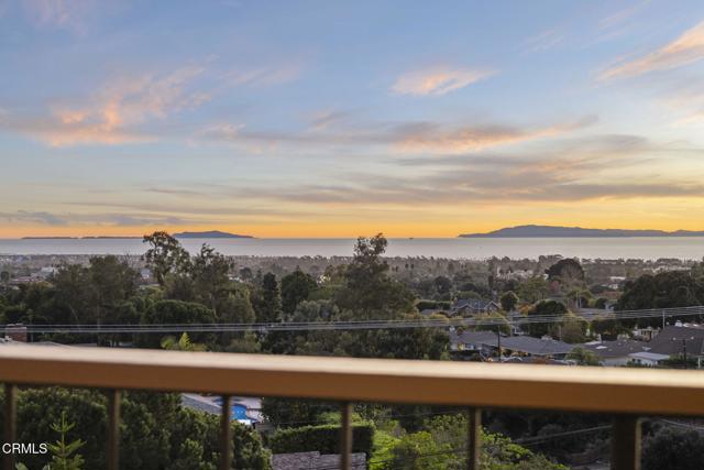 Detail Gallery Image 11 of 79 For 4149 Foothill Rd, Ventura,  CA 93003 - 4 Beds | 3 Baths