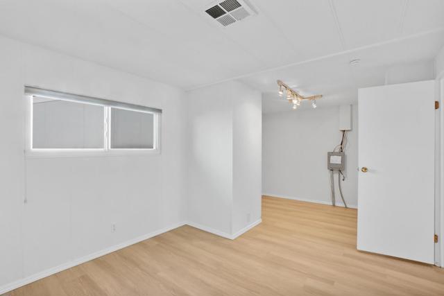 7 Seashell Circle, Half Moon Bay CA: https://media.crmls.org/mediaz/fbffb3b6-f379-4a7a-a992-d9f4a7869a6e.jpg