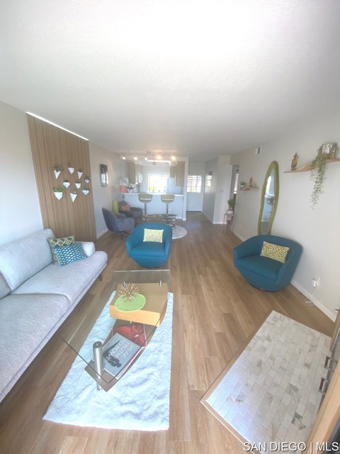 108 S Kihridge LN, Encinitas CA: https://media.crmls.org/mediaz/fbffdeae-0894-4128-a1e4-428ddfb6e62a.jpg