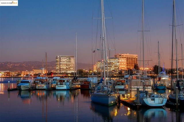 2 Commodore DR, Emeryville CA: https://media.crmls.org/mediaz/fc00fa3e-fe3b-4048-b488-566d067d6315.jpg