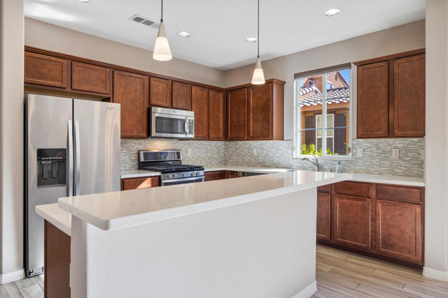 Image 21 of 57 For 80025 Silver Sage Lane