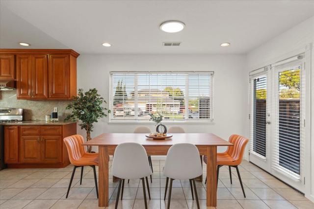 2804 Steinhart Court, Santa Clara CA: https://media.crmls.org/mediaz/fc01c2f3-71d2-42f4-ba1b-ff56647b0c13.jpg