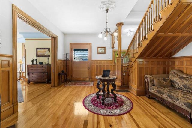 Image 11 of 71 For 223 Oregon Street