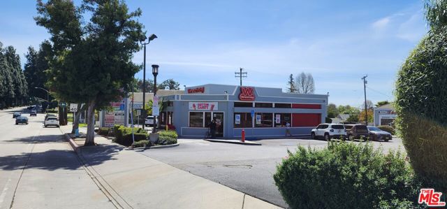 12129 Beverly Boulevard, Whittier CA: https://media.crmls.org/mediaz/fc03271e-4721-4d96-96a8-8c59cc6a6404.jpg
