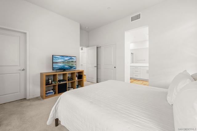 2055 Bravo Loop, Chula Vista CA: https://media.crmls.org/mediaz/fc041292-d5ea-475f-ac96-238027897c22.jpg