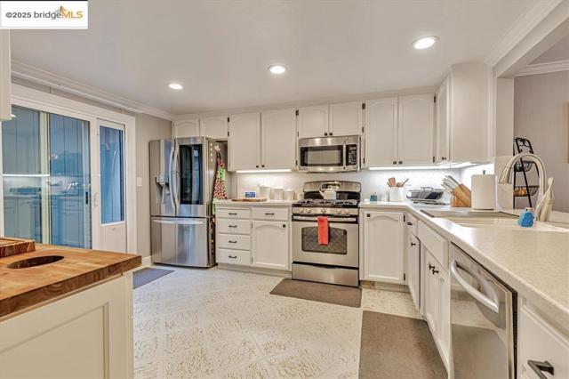 2025 Sand Point Rd, Discovery Bay CA: https://media.crmls.org/mediaz/fc04e3ad-ed7f-43f9-a8ad-8c2344f0893e.jpg
