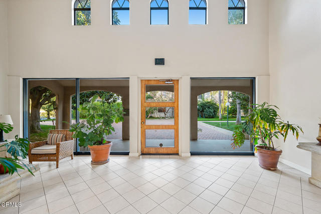 Detail Gallery Image 5 of 38 For 4201 via Marisol #330,  Los Angeles,  CA 90042 - 2 Beds | 2 Baths