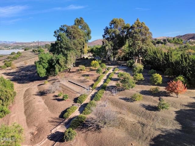 13045 Ripple Creek Lane, Camarillo CA: https://media.crmls.org/mediaz/fc05579d-9d72-41e2-a0e9-215a38f4cec3.jpg