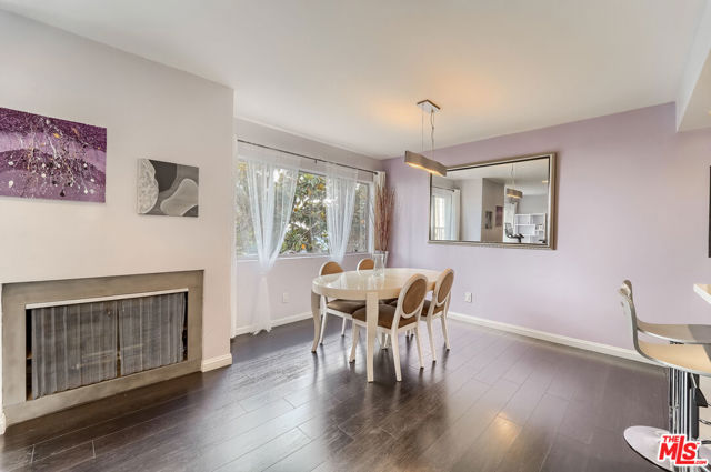 910 S HOLT Avenue, Los Angeles CA: https://media.crmls.org/mediaz/fc05b6bc-7c24-4f97-9ac3-8aa2e6a55a11.jpg