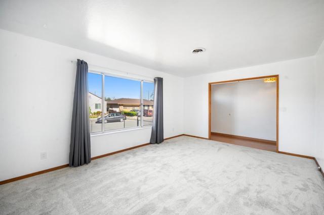 921 Suiter Street, Hollister CA: https://media.crmls.org/mediaz/fc05cba6-ea07-4ca2-a1f5-54847fa74fee.jpg