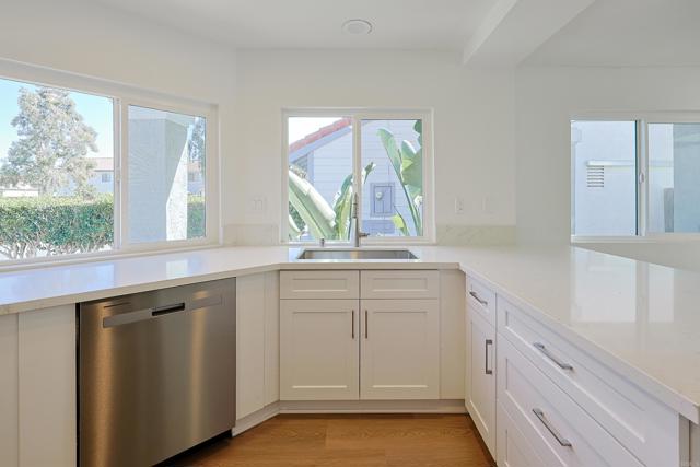 Detail Gallery Image 17 of 41 For 249 Blackbird Way, Oceanside,  CA 92057 - 3 Beds | 3 Baths