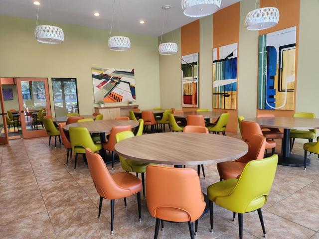1597 E Sierra Way, Palm Springs CA: https://media.crmls.org/mediaz/fc069309-baed-4d5c-beea-2253edb91e58.jpg