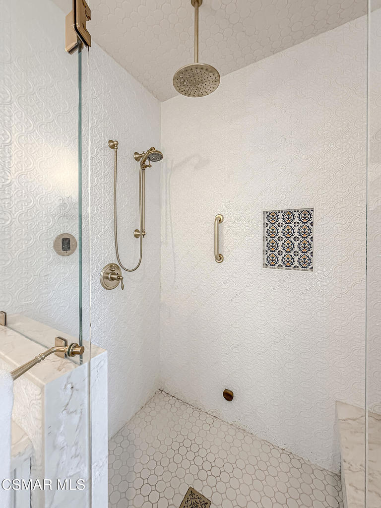 https://media.crmls.org/mediaz/fc073d68-c616-4b0a-a143-e6e1f254257b.jpg?preset=X-Large