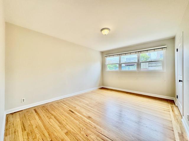 31 Crestview Avenue, Daly City CA: https://media.crmls.org/mediaz/fc074ea5-3224-4d8e-bf1b-30410debf31d.jpg