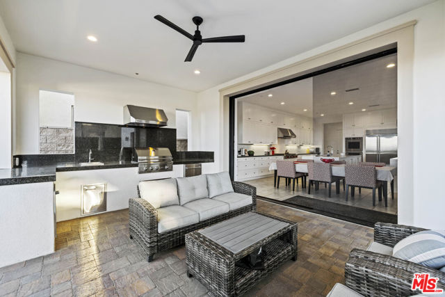 20162 W Cromwell Way, Porter Ranch CA: https://media.crmls.org/mediaz/fc080f04-6ae9-4809-a75f-9f6f0e487b3b.jpg