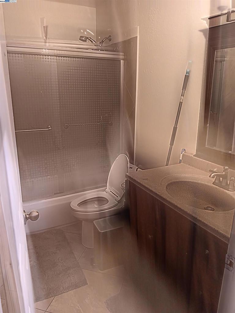 https://media.crmls.org/mediaz/fc088c49-9b61-4bc3-9c5f-c1b408d5f6fb.jpg?preset=X-Large