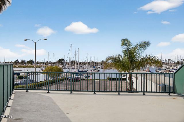 2901 Peninsula Road, Oxnard CA: https://media.crmls.org/mediaz/fc09396a-9773-4c70-9e7e-2333e89dac48.jpg