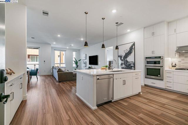 2359 Halogen Cmn, Fremont CA: https://media.crmls.org/mediaz/fc09a5df-a9af-4917-9275-f4882c8a5f2d.jpg