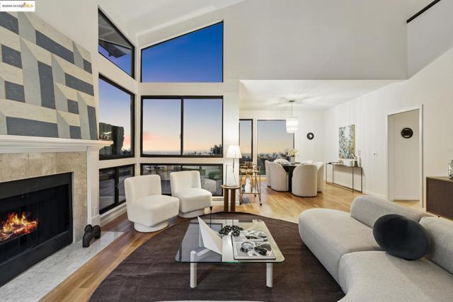 6019 Ridgemont Dr, Oakland CA: https://media.crmls.org/mediaz/fc09a962-0e3c-42bb-93c6-b5080ddf5936.jpg