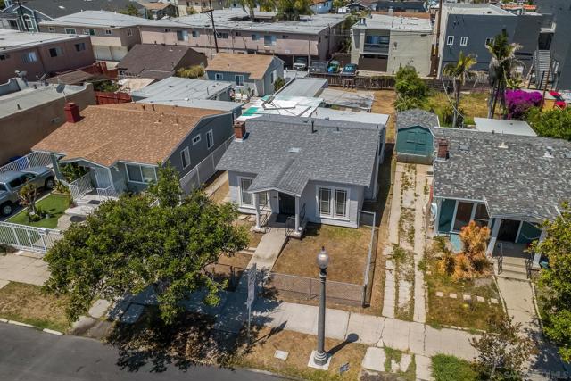 4276 35Th St, San Diego CA: https://media.crmls.org/mediaz/fc09e8e8-b764-45f9-9670-fa258141e0e6.jpg