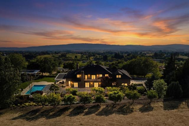 9540 Via Del Oro, Gilroy CA: https://media.crmls.org/mediaz/fc0a44c5-9ffb-431e-988a-2416585b534e.jpg