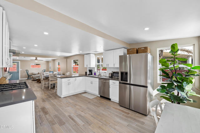 Detail Gallery Image 12 of 23 For 201 S S Olive St, Ventura,  CA 93001 - 3 Beds | 2 Baths