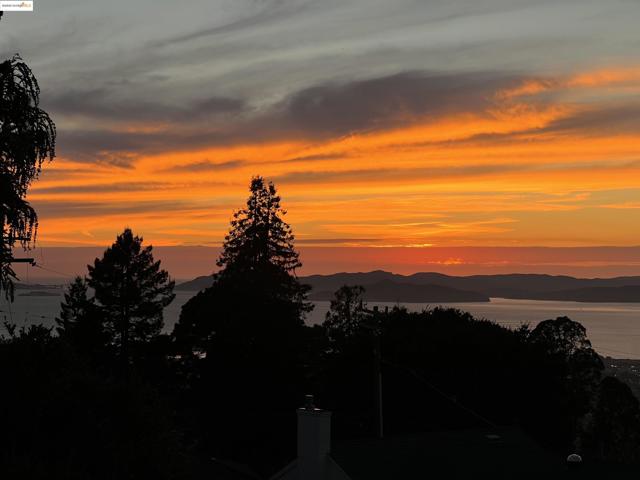 1310 Grizzly Peak Blvd, Berkeley CA: https://media.crmls.org/mediaz/fc0a65a1-75b9-49b2-96ff-a3d1b7d785ad.jpg