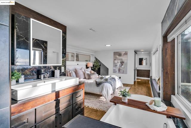 6141 Merriewood Dr, Oakland CA: https://media.crmls.org/mediaz/fc0b0738-6fab-4fb4-a5da-c93c435c81b9.jpg